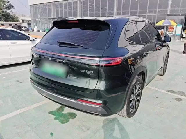 Geely Galaxy Starship 7 EM-i — Фото автомобиля 6