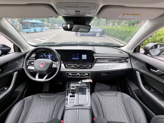 Hongqi HS5 — Фото автомобиля 17
