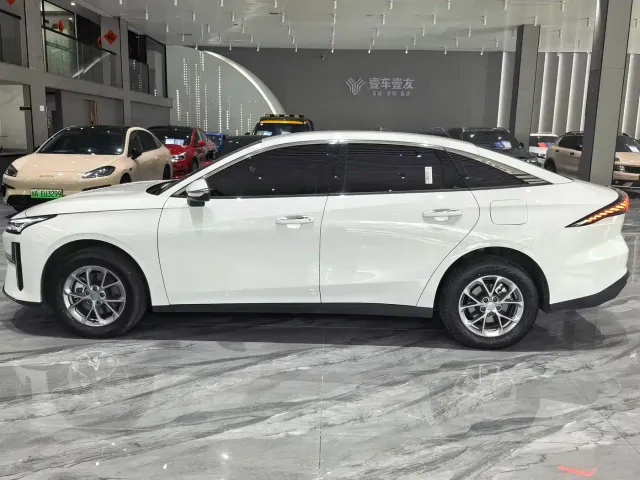 Geely Galaxy L6 — Фото автомобиля 4