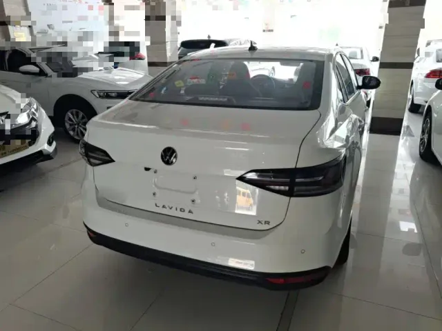 Volkswagen Lavida — Фото автомобиля 6