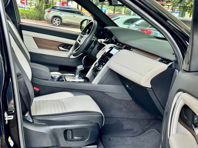 Land Rover Discovery Sport — Фото автомобиля 8