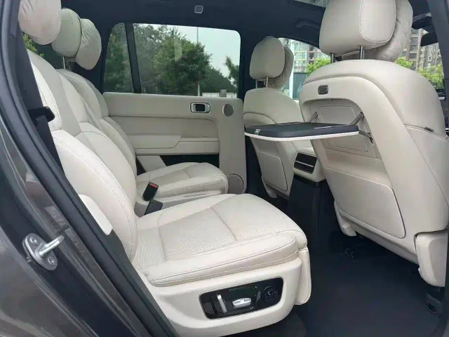 Li Auto L9 — Фото автомобиля 11
