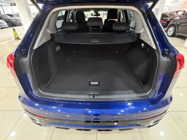 Volkswagen Tayron GTE Plug-in Hybrid — Фото автомобиля 9