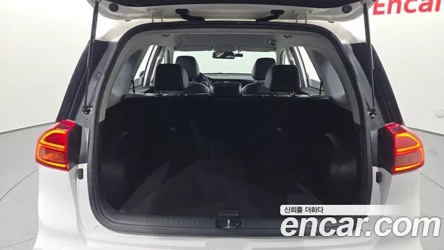Kia Niro — Фото автомобиля 23