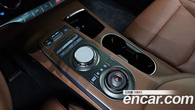 Genesis GV70 2.5T Бензин 2WD — Фото автомобиля 9