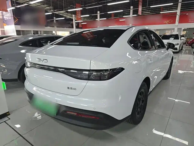 BYD Seal 05 DM-i — Фото автомобиля 4