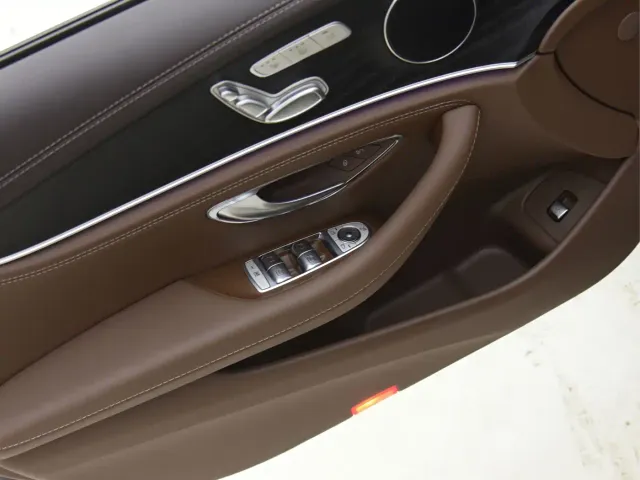 Mercedes-Benz E-Class — Фото автомобиля 11