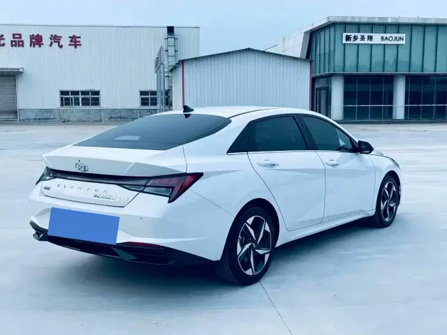Hyundai Elantra — Фото автомобиля 2