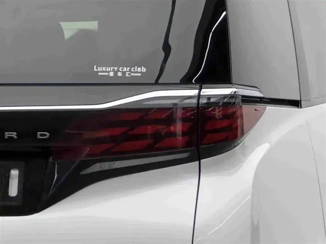 Toyota Alphard 2024 Hybrid 2.5L Ultimate Enjoyment Edition — Фото автомобиля 6