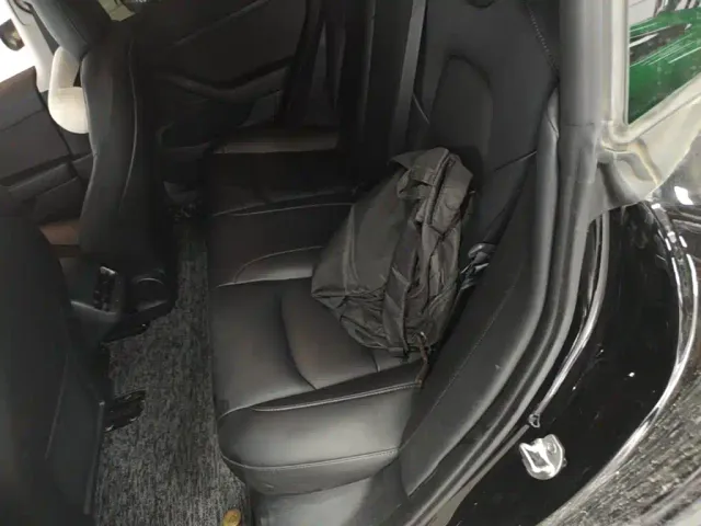 Tesla Model 3 — Фото автомобиля 16