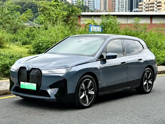 Фотография автомобиля — BMW iX