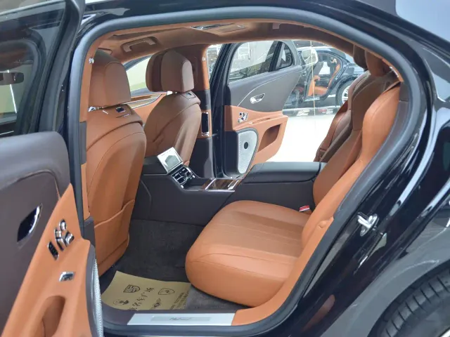 Bentley Flying Spur — Фото автомобиля 5