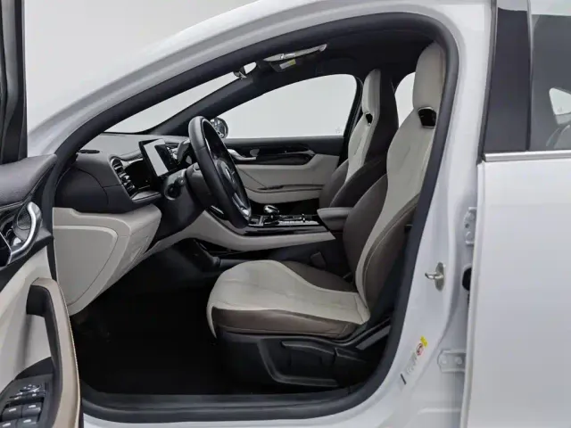 BYD Qin PLUS — Фото автомобиля 10