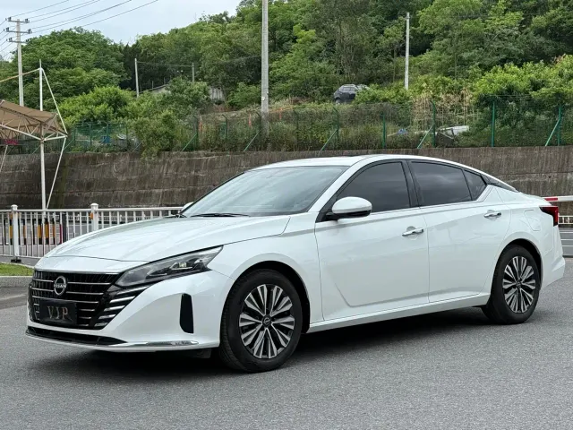 Фотография автомобиля — Nissan Teana