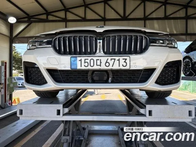 Фотография автомобиля — BMW 5 Series G30