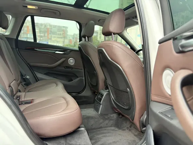 BMW X1 — Фото автомобиля 11
