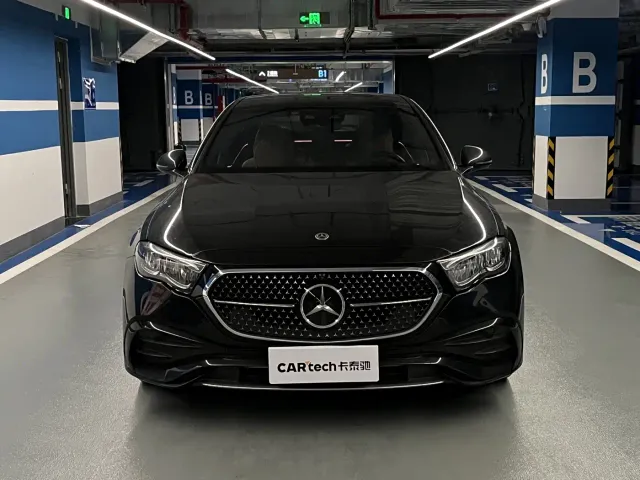 Mercedes-Benz E-Class — Фото автомобиля 2
