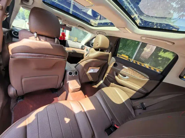 Mercedes-Benz E-Class — Фото автомобиля 6