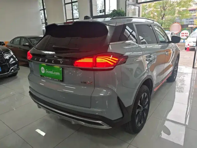 Geely Boyue — Фото автомобиля 6