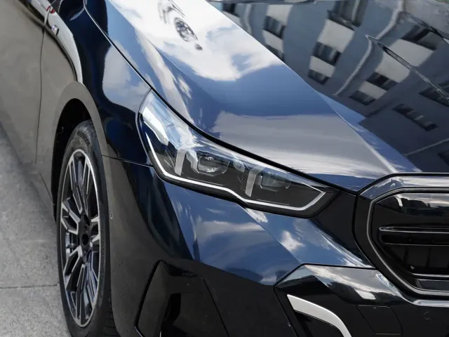 BMW 5 Series — Фото автомобиля 10