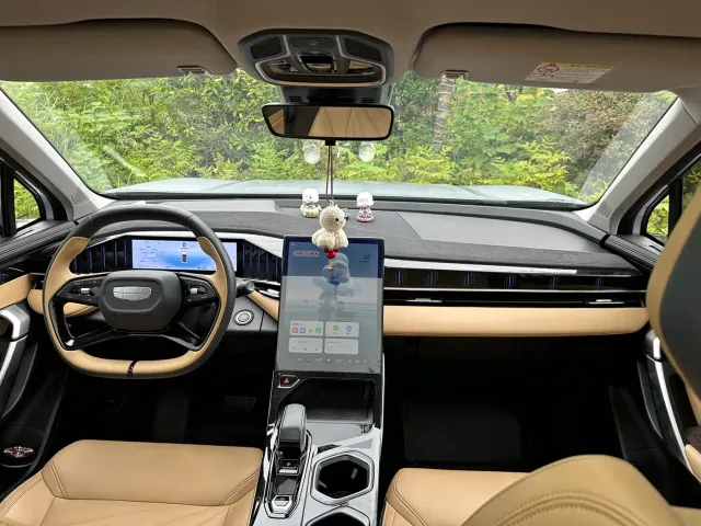 Geely Boyue L 2023 1.5TD DCT Luxury Model — Фото автомобиля 9