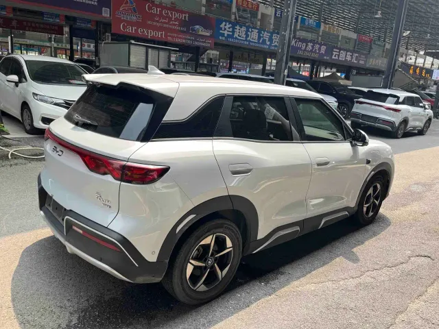 BYD Yuan UP — Фото автомобиля 9