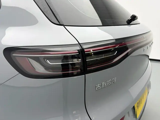 Geely Galaxy E5 — Фото автомобиля 11