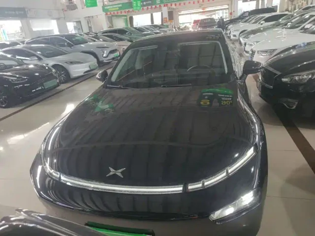 Xpeng P7 — Фото автомобиля 2