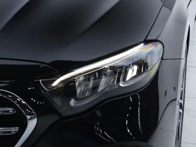 Mercedes-Benz E-Class — Фото автомобиля 21