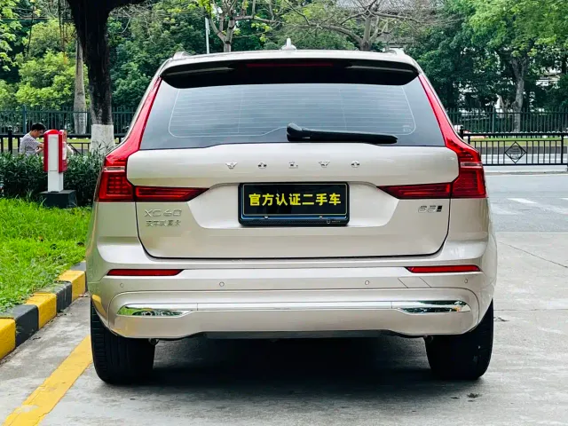 Volvo XC60 — Фото автомобиля 5