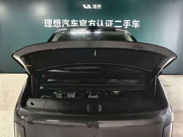 Li Auto MEGA — Фото автомобиля 6