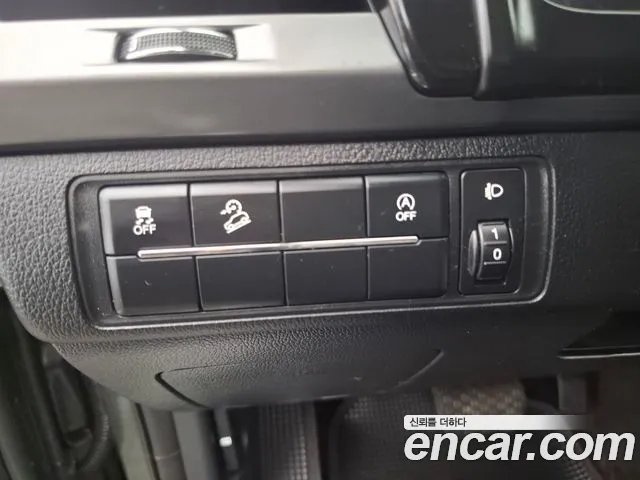 KG_Mobility_Ssangyong Rexton Новый Rexton Sport Khan Дизель 2.2 4WD — Фото автомобиля 17