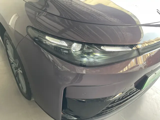 Leapmotor C10 — Фото автомобиля 11
