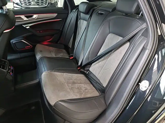 Audi A6L — Фото автомобиля 16