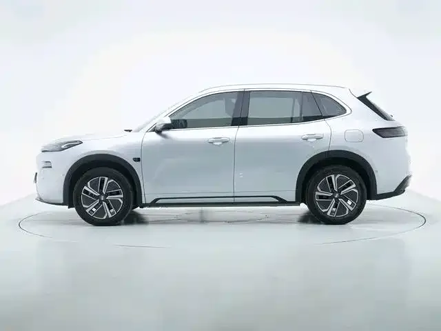 Geely Galaxy Starship 7 EM-i — Фото автомобиля 8