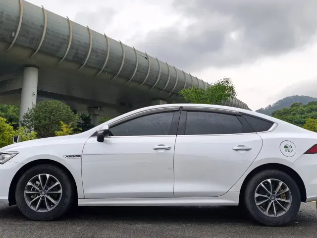 BYD Qin PLUS — Фото автомобиля 4