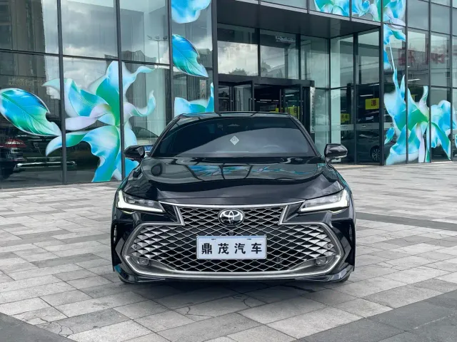 Toyota Avalon — Фото автомобиля 2
