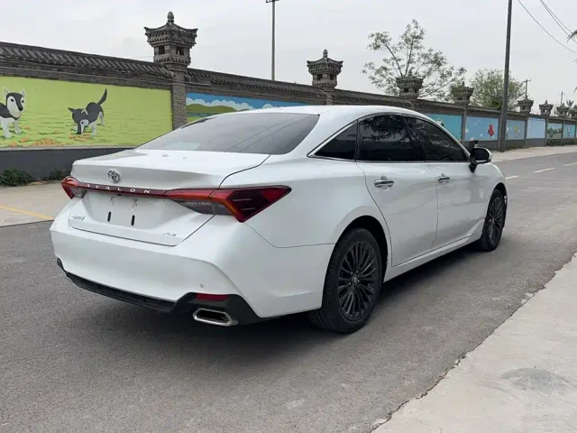 Toyota Avalon — Фото автомобиля 5