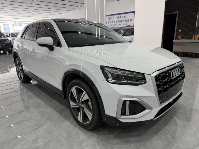 Audi Q2L — Фото автомобиля 3