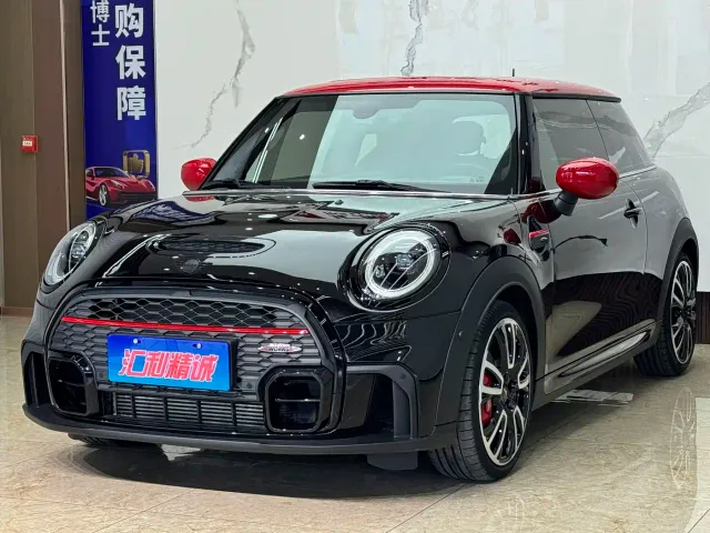 Фотография автомобиля — MINI John Cooper Works
