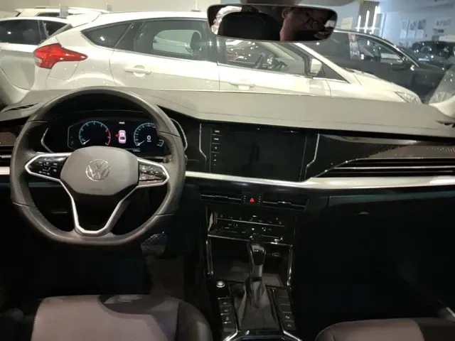 Volkswagen Passat — Фото автомобиля 9