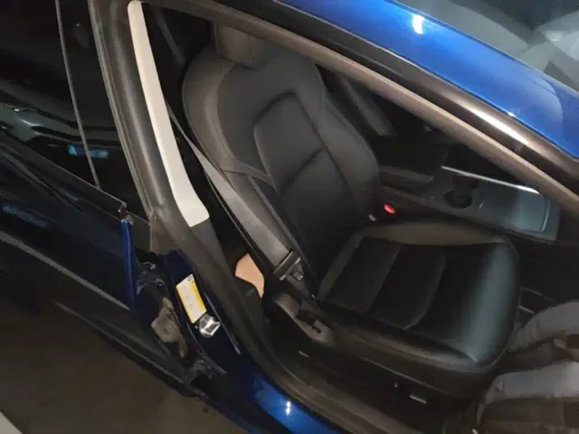 Tesla Model 3 — Фото автомобиля 24