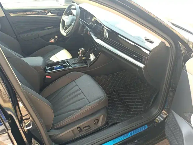 Volkswagen Passat — Фото автомобиля 8