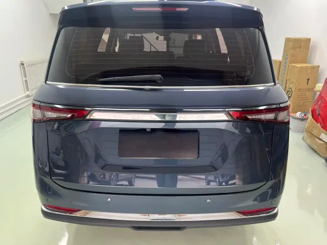 Wuling Jiachen — Фото автомобиля 6