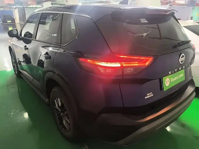 Nissan X-Trail — Фото автомобиля 4