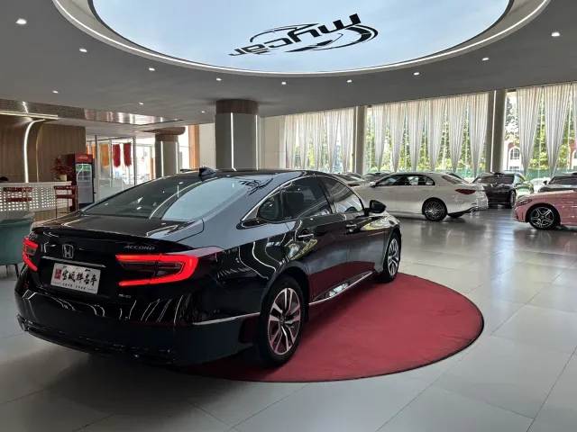 Honda Accord — Фото автомобиля 5