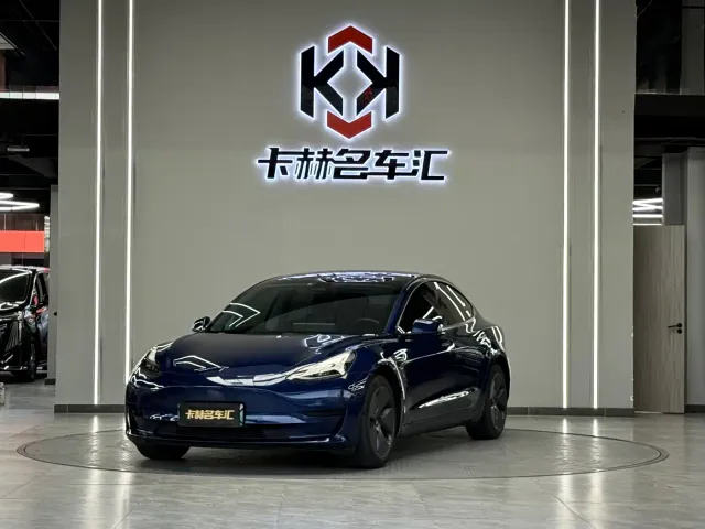 Фотография автомобиля — Tesla Model 3