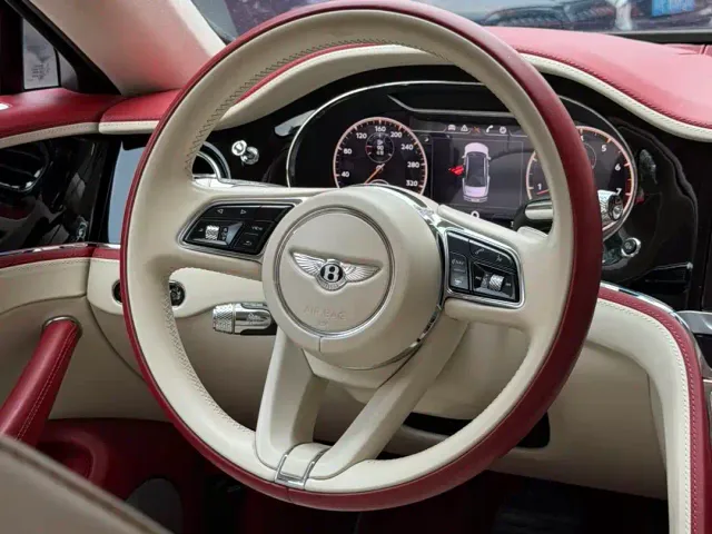 Bentley Flying Spur — Фото автомобиля 17