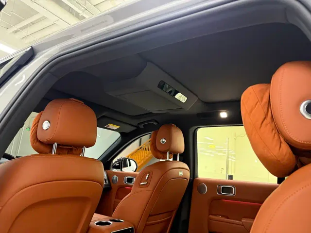 Li Auto L8 — Фото автомобиля 14