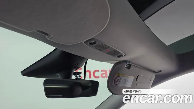 Tesla Model Y — Фото автомобиля 24